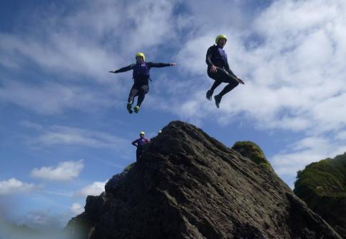 coasteering devon, coasteering croyde, watersports devon, things to do near me, whats on, adrenaline activities, adrenaline, stag activities