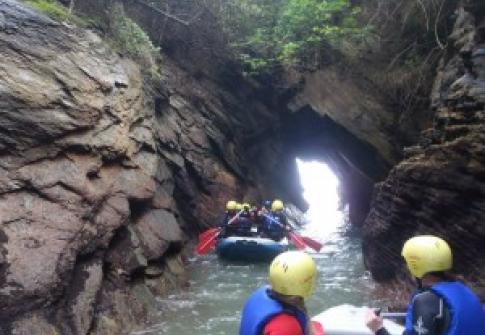 Coastal raft cave